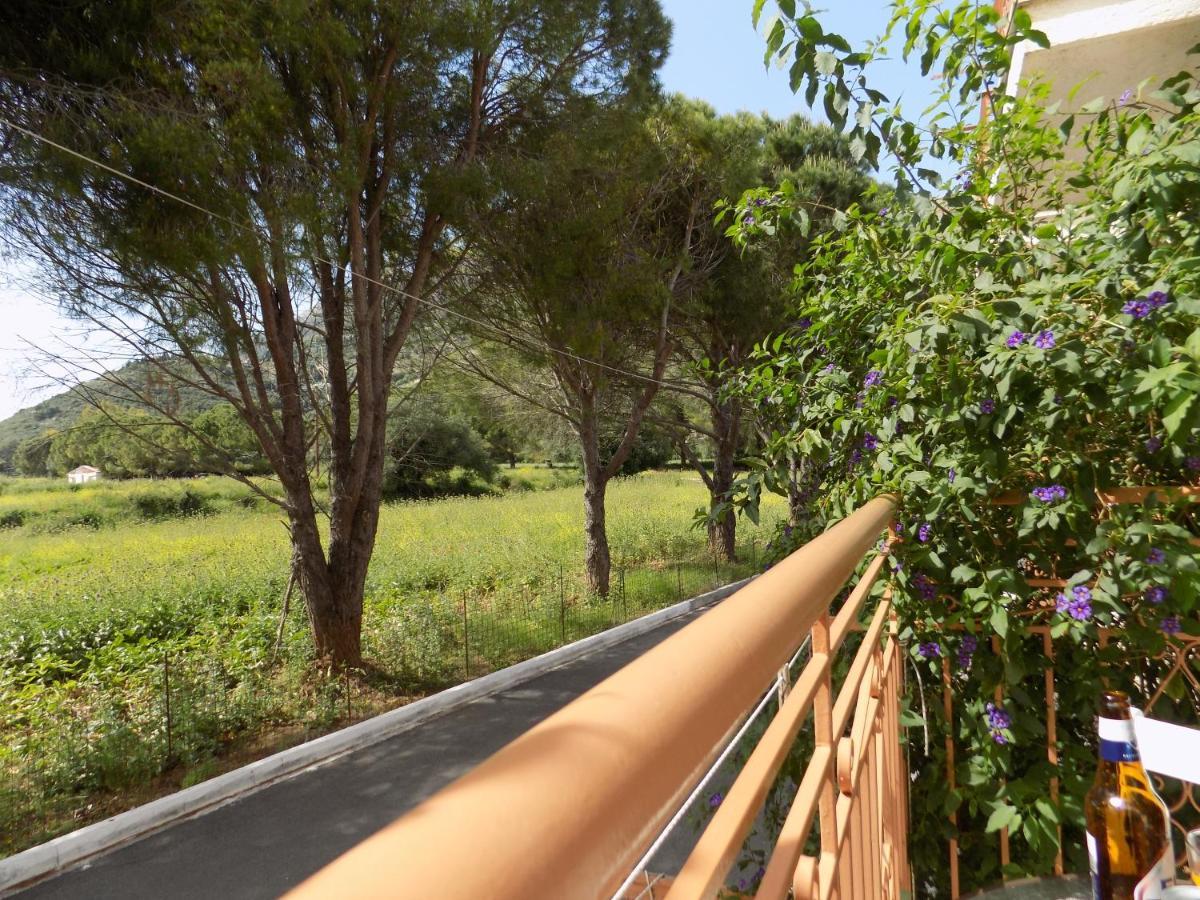 Afrodite Spacious Apartments! Agia Efimia Exterior photo