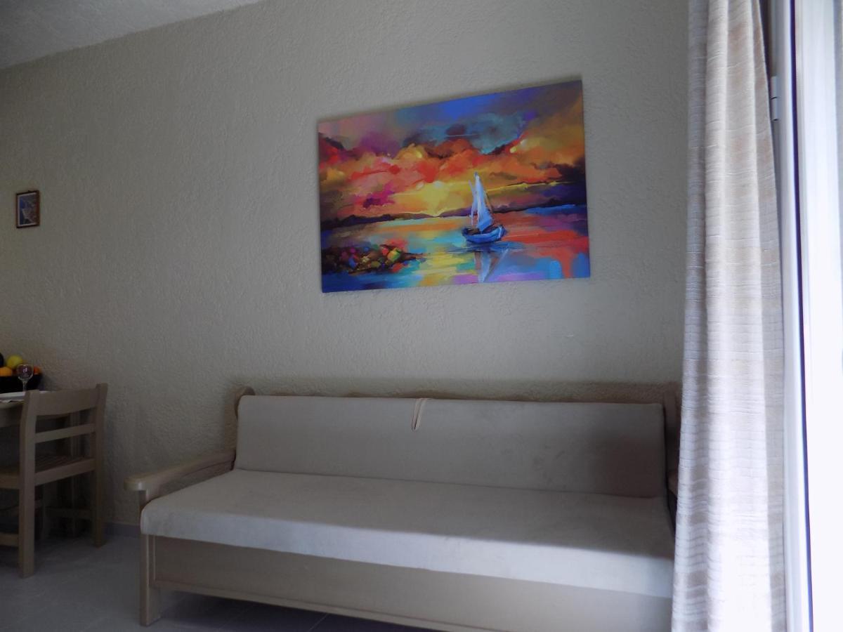 Afrodite Spacious Apartments! Agia Efimia Exterior photo