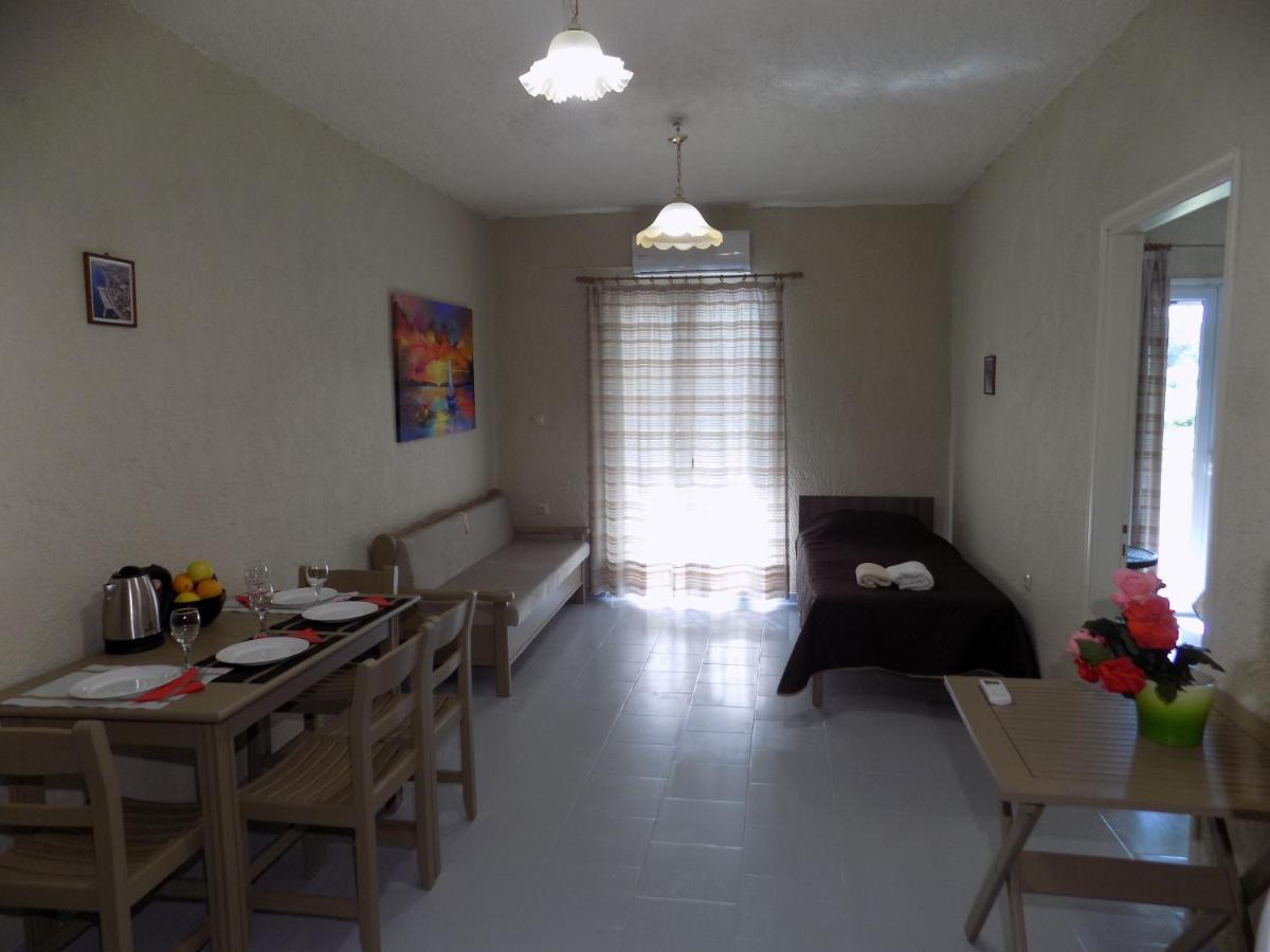 Afrodite Spacious Apartments! Agia Efimia Exterior photo